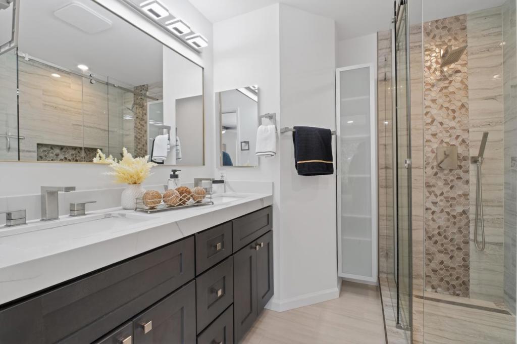 4428 Del Valle Parkway