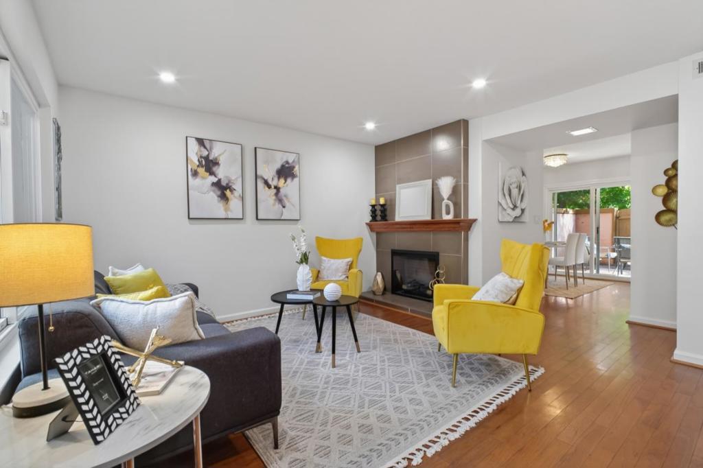 4428 Del Valle Parkway