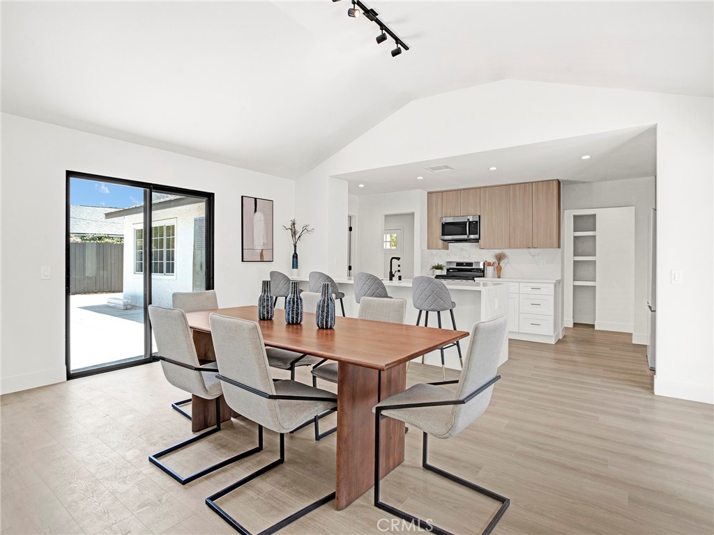 Conejo Country Homes (500) - Residential Lease