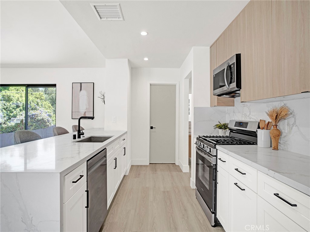 Conejo Country Homes (500) - Residential Lease