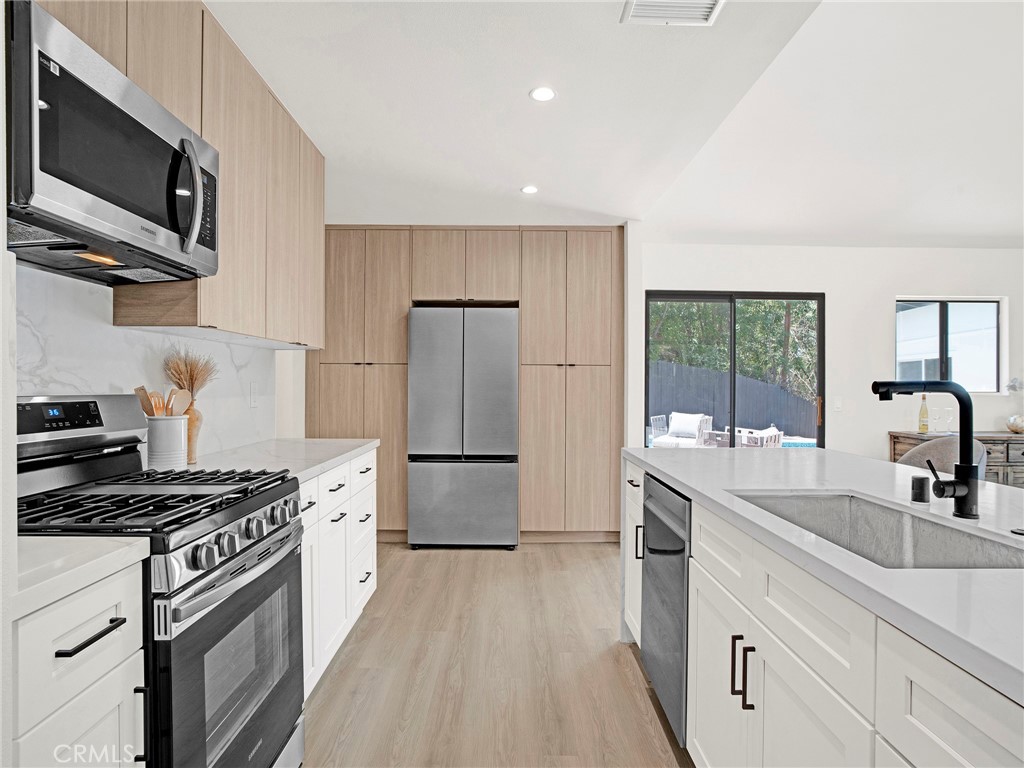 Conejo Country Homes (500) - Residential Lease