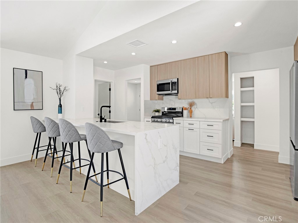 Conejo Country Homes (500) - Residential Lease