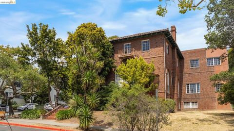 Photo of 2510 Le Conte Ave AVE, Berkeley, CA 94709 (MLS # 41140657)