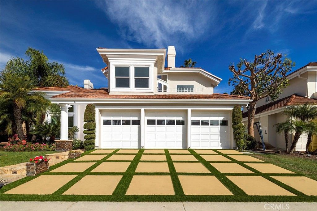 Photo of 6 Harbor Pointe Drive, Corona Del Mar, CA 92625 (MLS # NP25239522)