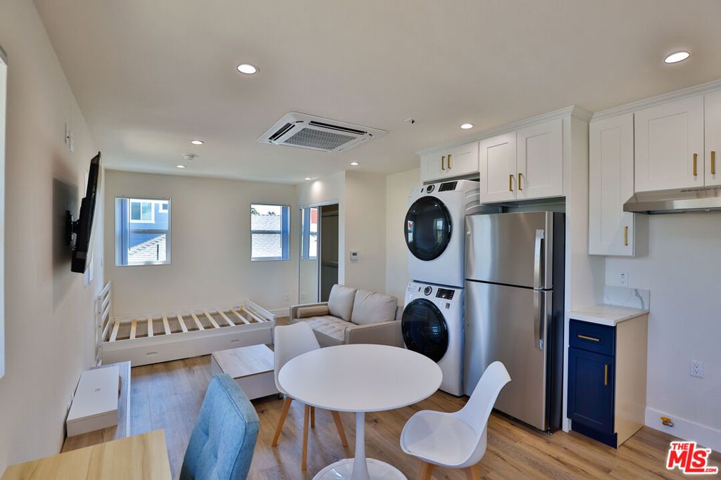 Photo of 1237 W 25th Street #1241, Los Angeles, CA 90007 (MLS # 25609303)