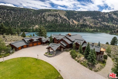 Photo of 333 Leonard Ave AVE, Mammoth Lakes, CA 93529 (MLS # 26867301)