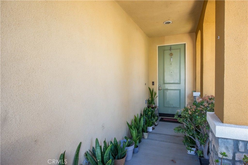 Photo of 158 Arborwood St, Fillmore, CA 93015 (MLS # SR26046426)