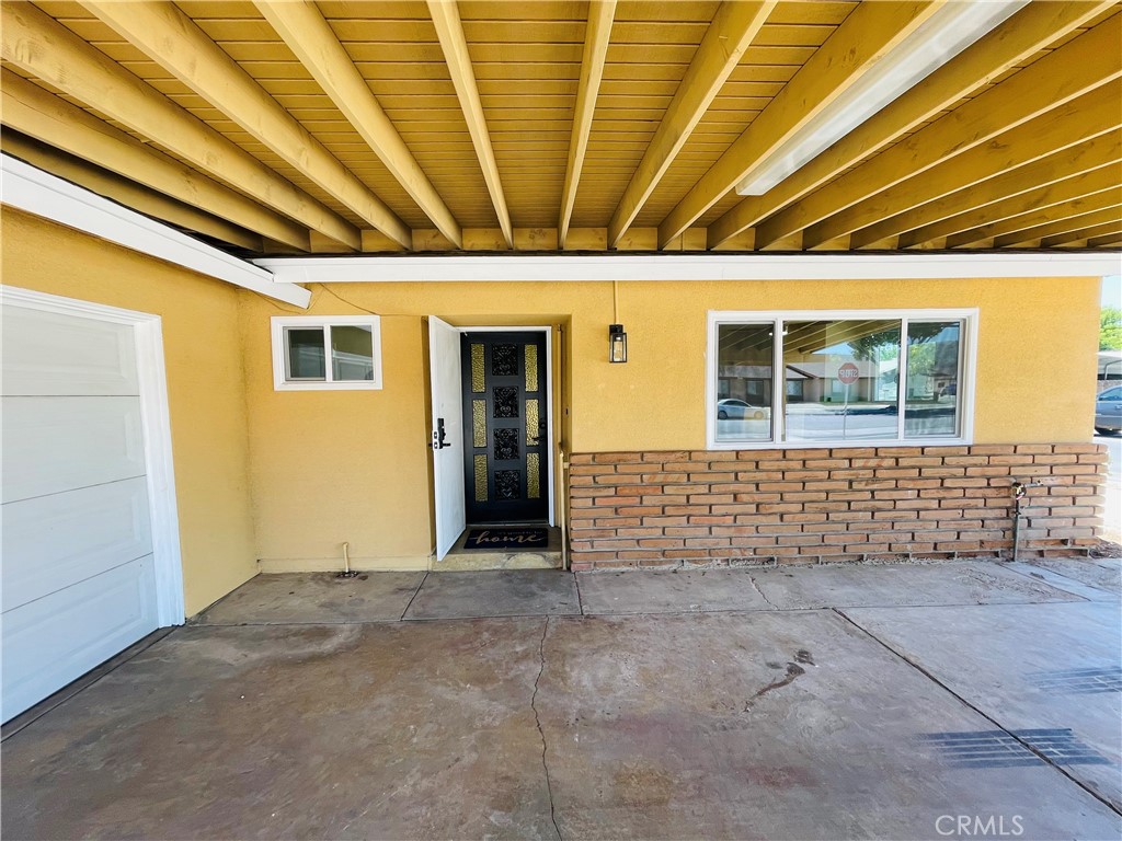 592 E Johnston Avenue