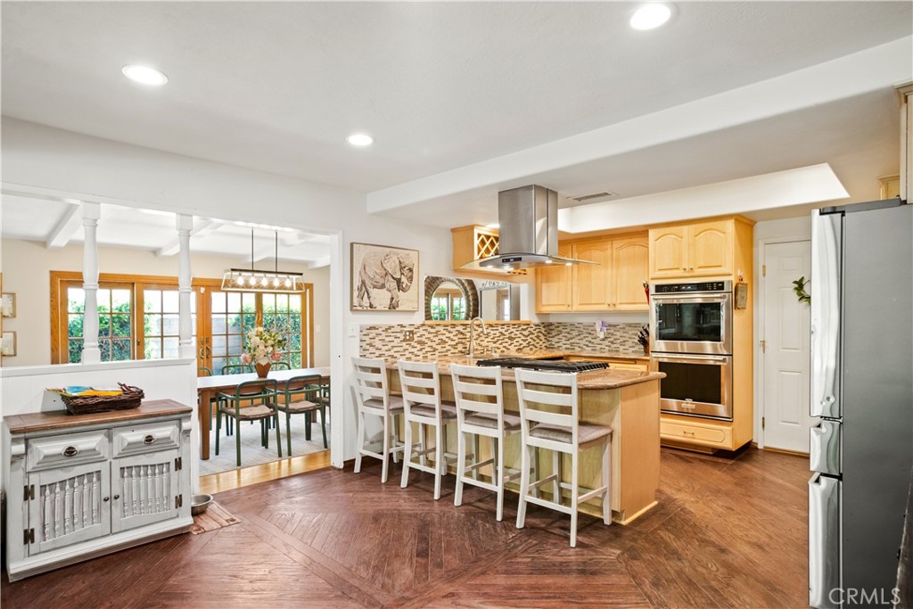 2240 La Sierra Way