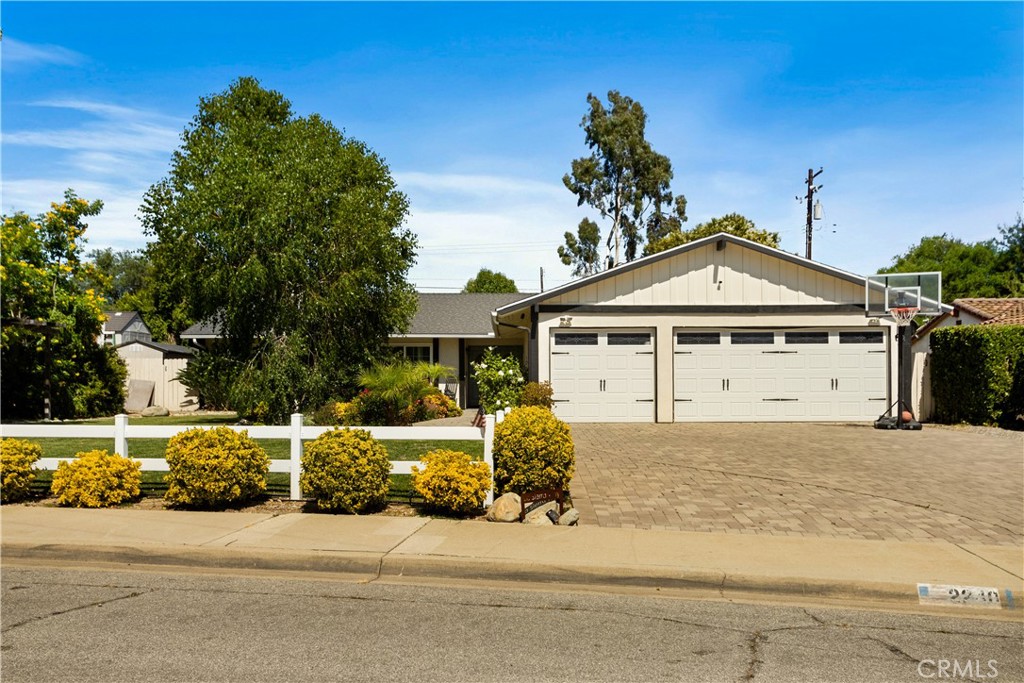 2240 La Sierra Way