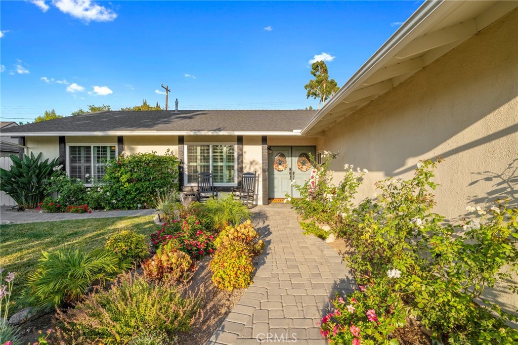 2240 La Sierra Way