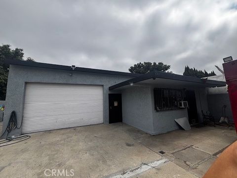 9457 Flora Vista St Bellflower CA 90706