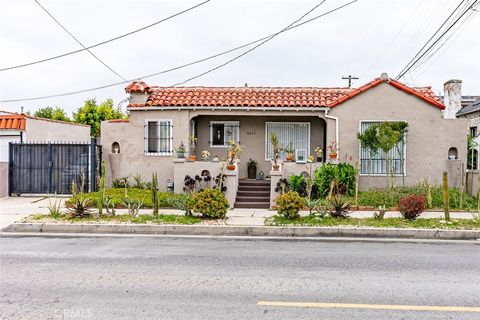 Photo of 8462 S Denker Avenue, Los Angeles, CA 90047 (MLS # PW25102036)