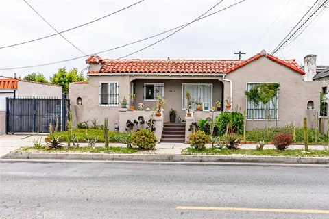 8462 S Denker Avenue, Los Angeles, CA 90047 - MLS#: PW25102036