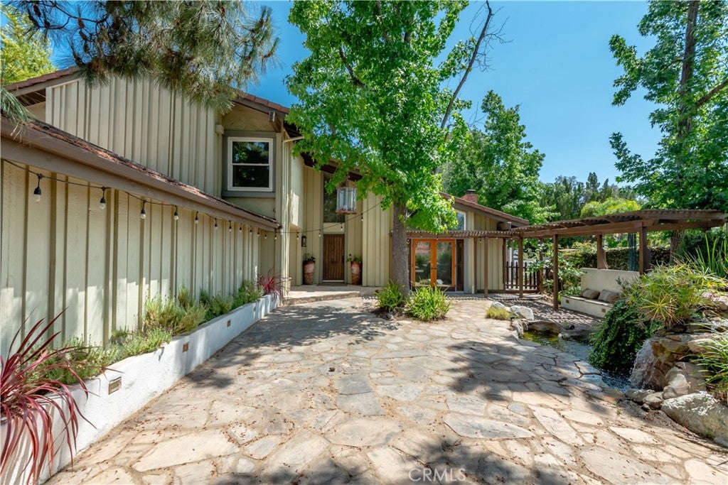 23216 Park Esperanza, Calabasas CA 91302