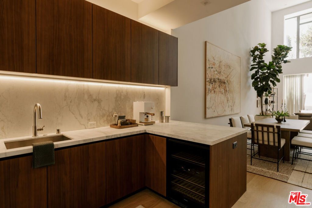 Photo of 702 N Doheny Drive #TH19, West Hollywood, CA 90069 (MLS # 26648317)