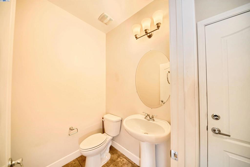 OAKWOOD SHORES - Residential