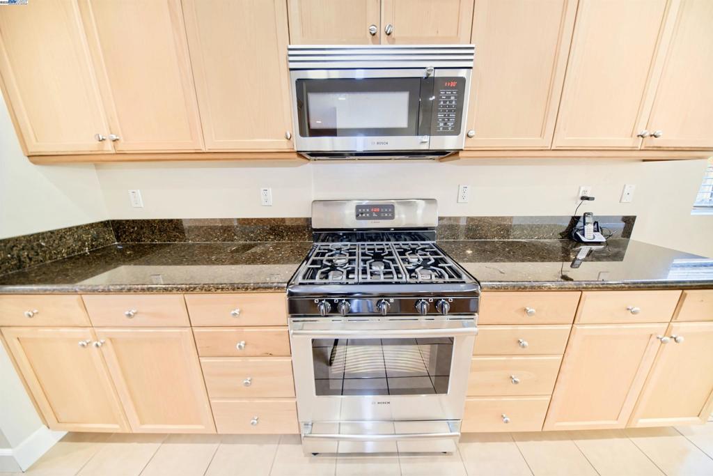 OAKWOOD SHORES - Residential