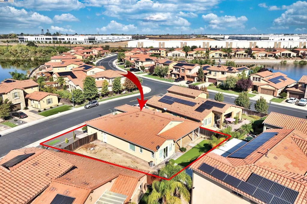 OAKWOOD SHORES - Residential