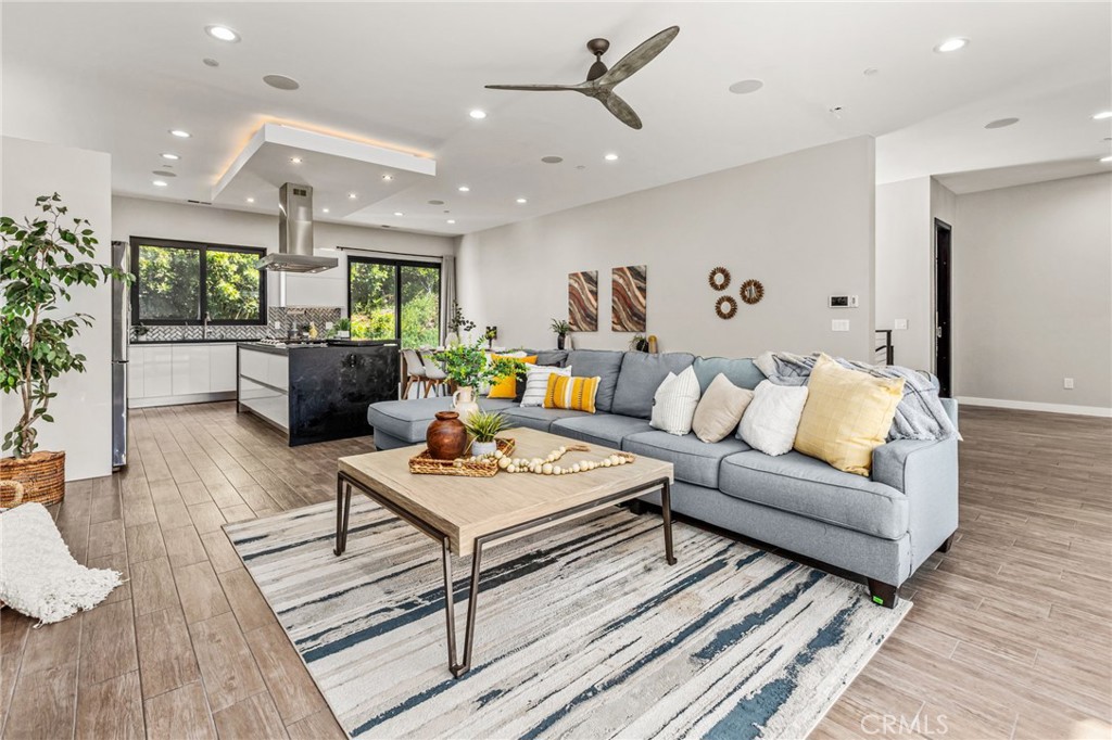 3350 Oliphant Street