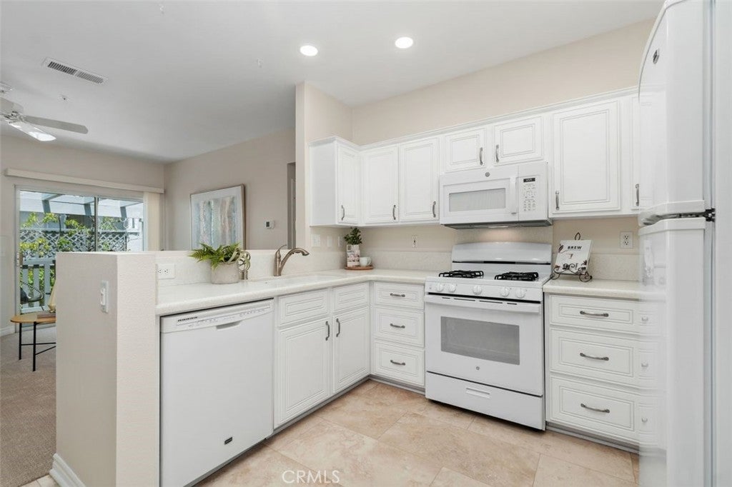 25 Coronado Cay, Aliso Viejo CA 92656 - Photo 7