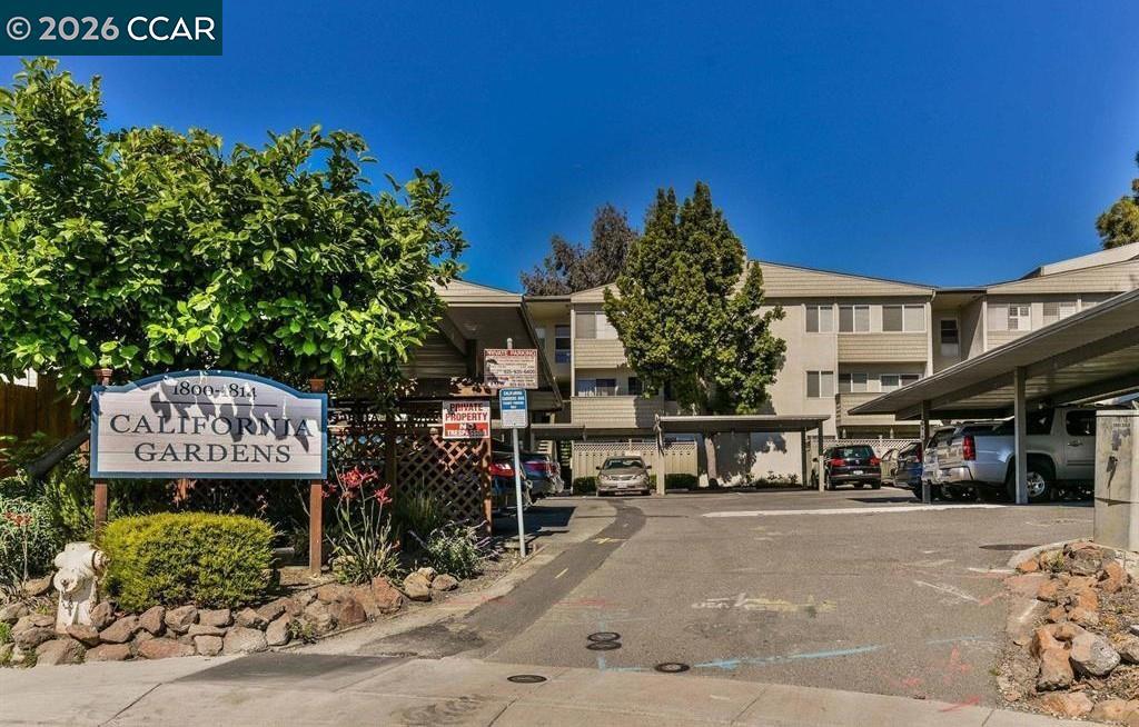 1812 Cole Ave 4