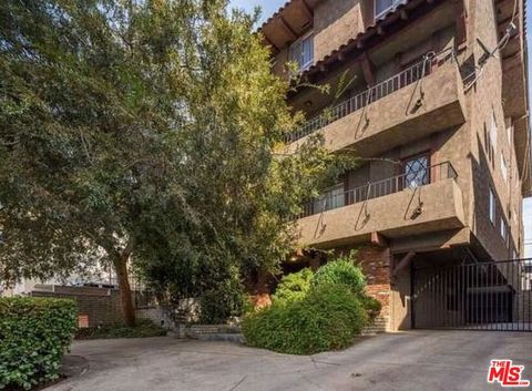 Photo of 1224 S Barrington Avenue #201, Los Angeles, CA 90025 (MLS # 26859871)