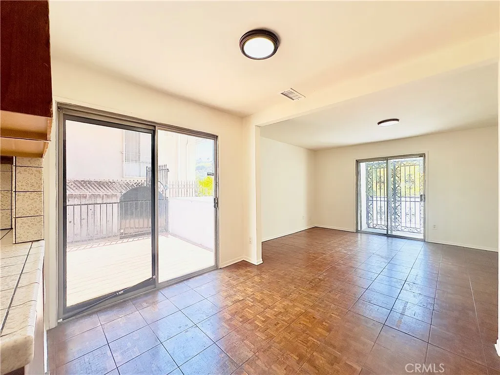 Los Feliz, California 90027, United States, 5 Bedrooms Bedrooms, ,3 BathroomsBathrooms,Residential,Active,230530