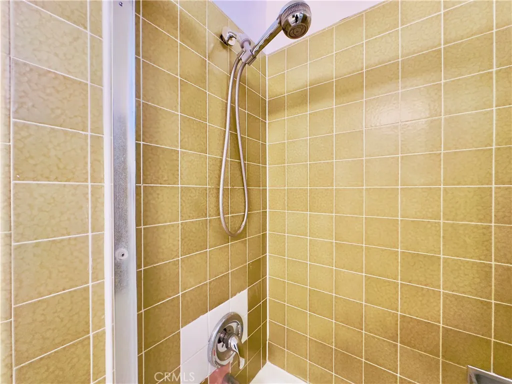 Los Feliz, California 90027, United States, 5 Bedrooms Bedrooms, ,3 BathroomsBathrooms,Residential,Active,230530