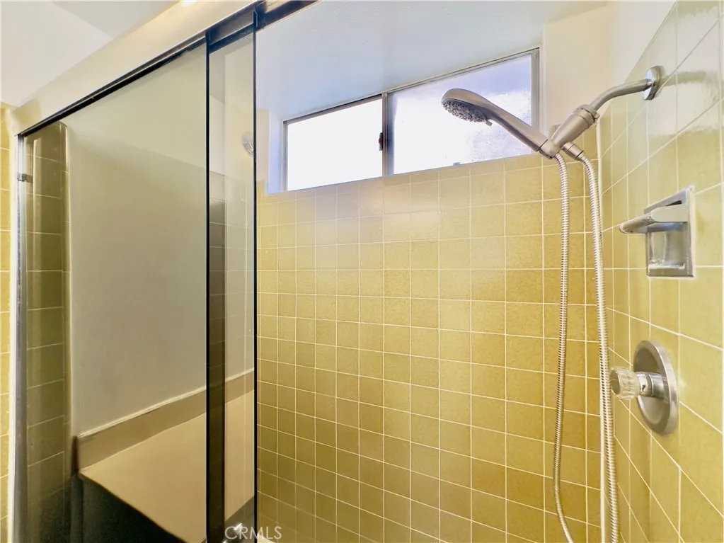 Los Feliz, California 90027, United States, 5 Bedrooms Bedrooms, ,3 BathroomsBathrooms,Residential,Active,230530