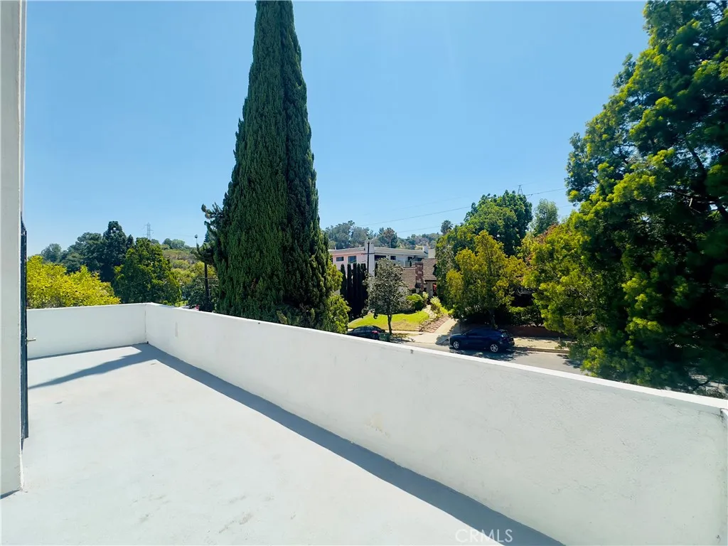Los Feliz, California 90027, United States, 5 Bedrooms Bedrooms, ,3 BathroomsBathrooms,Residential,Active,230530