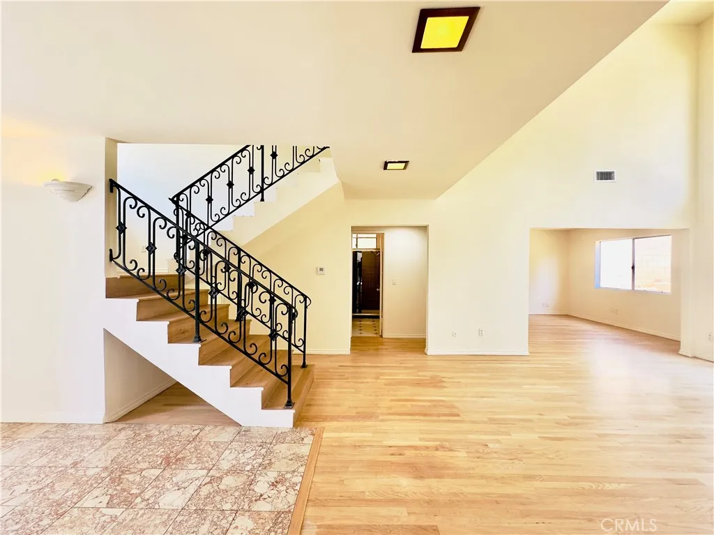 Los Feliz, California 90027, United States, 5 Bedrooms Bedrooms, ,3 BathroomsBathrooms,Residential,Active,230530