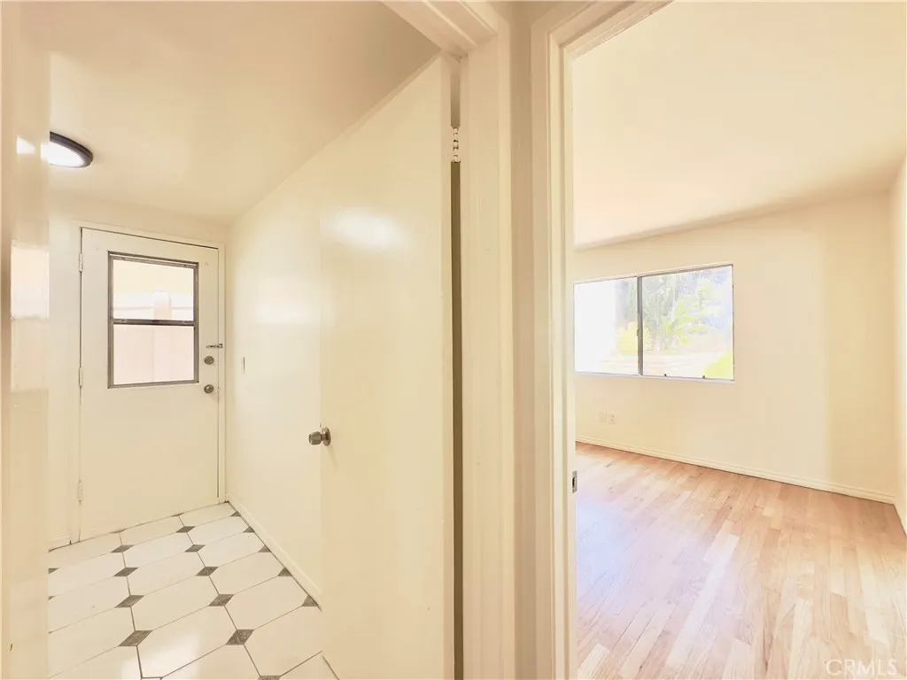 Los Feliz, California 90027, United States, 5 Bedrooms Bedrooms, ,3 BathroomsBathrooms,Residential,Active,230530