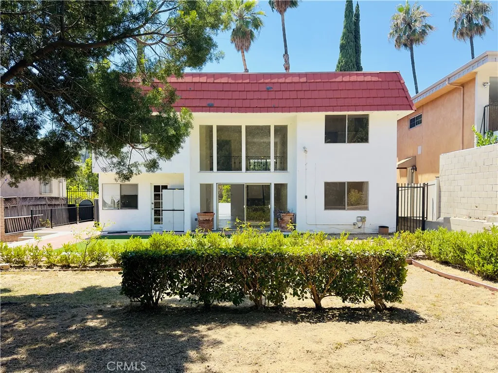 Los Feliz, California 90027, United States, 5 Bedrooms Bedrooms, ,3 BathroomsBathrooms,Residential,Active,230530