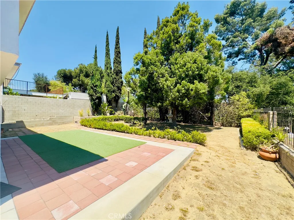 Los Feliz, California 90027, United States, 5 Bedrooms Bedrooms, ,3 BathroomsBathrooms,Residential,Active,230530