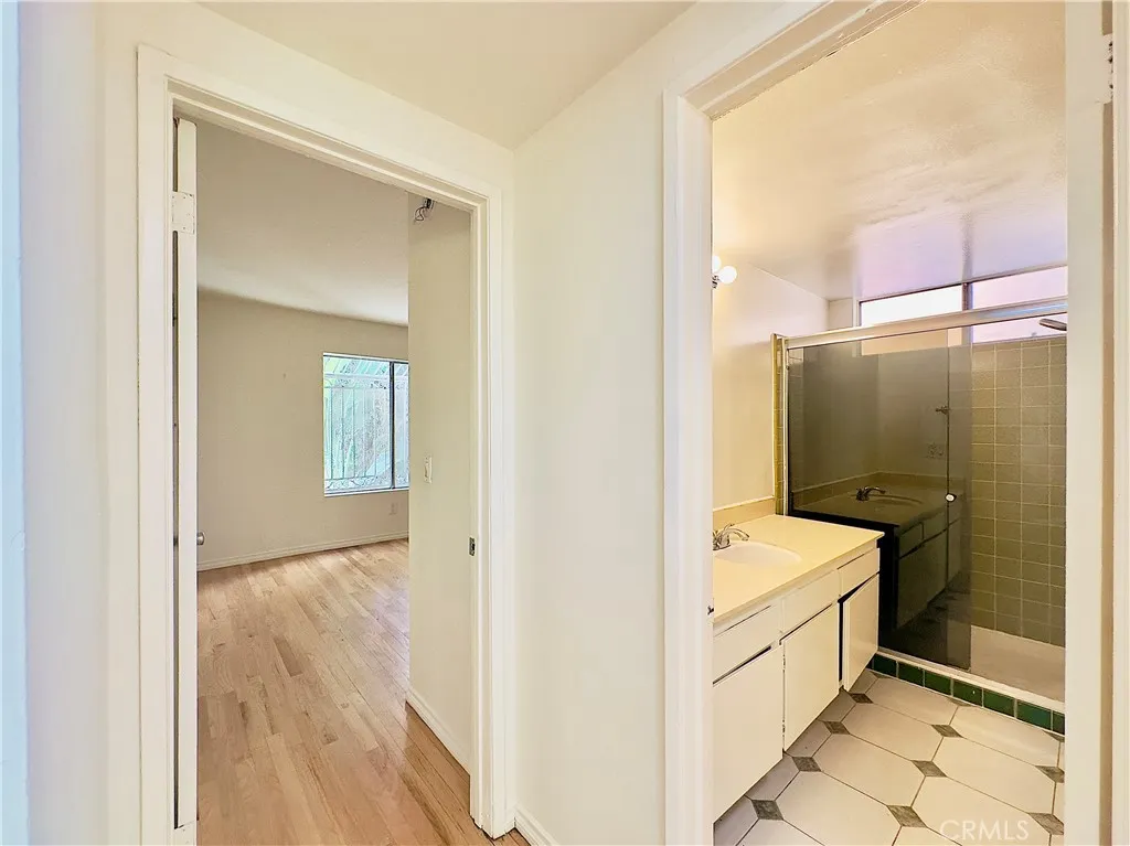 Los Feliz, California 90027, United States, 5 Bedrooms Bedrooms, ,3 BathroomsBathrooms,Residential,Active,230530