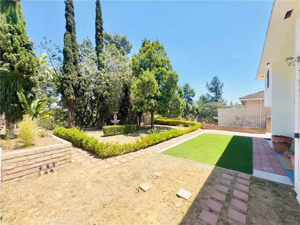 Los Feliz, California 90027, United States, 5 Bedrooms Bedrooms, ,3 BathroomsBathrooms,Residential,Active,230530