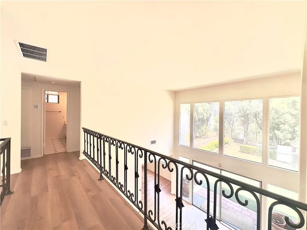 Los Feliz, California 90027, United States, 5 Bedrooms Bedrooms, ,3 BathroomsBathrooms,Residential,Active,230530