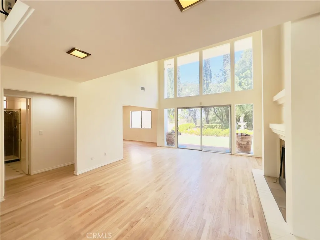 Los Feliz, California 90027, United States, 5 Bedrooms Bedrooms, ,3 BathroomsBathrooms,Residential,Active,230530