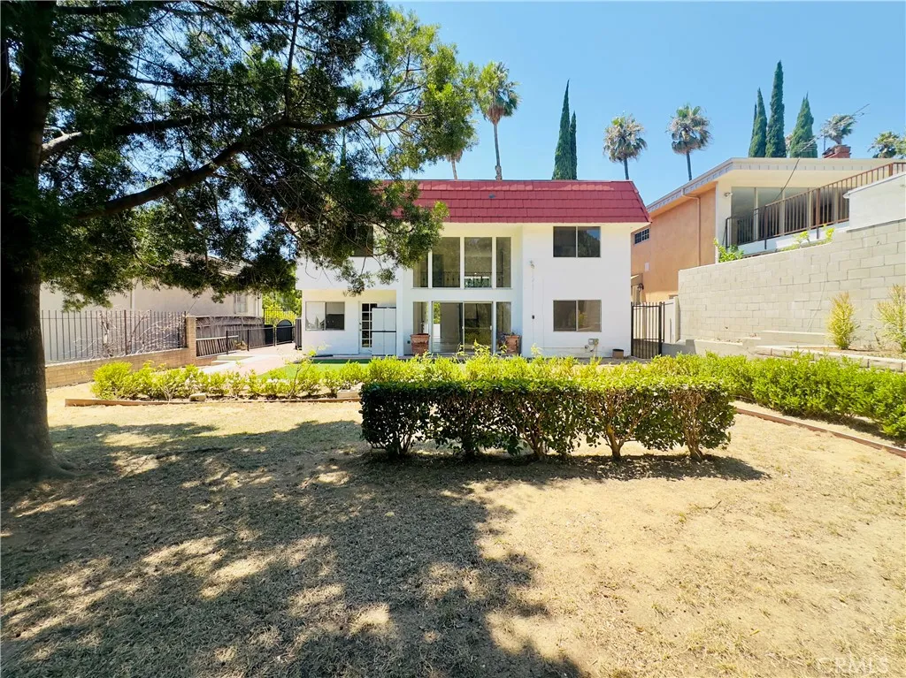 Los Feliz, California 90027, United States, 5 Bedrooms Bedrooms, ,3 BathroomsBathrooms,Residential,Active,230530