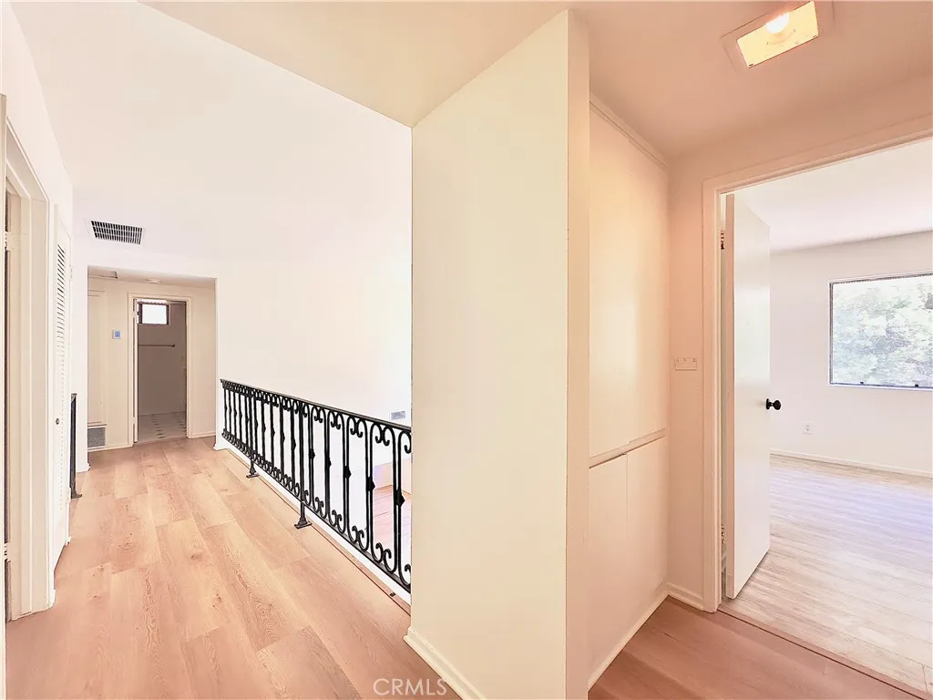 Los Feliz, California 90027, United States, 5 Bedrooms Bedrooms, ,3 BathroomsBathrooms,Residential,Active,230530