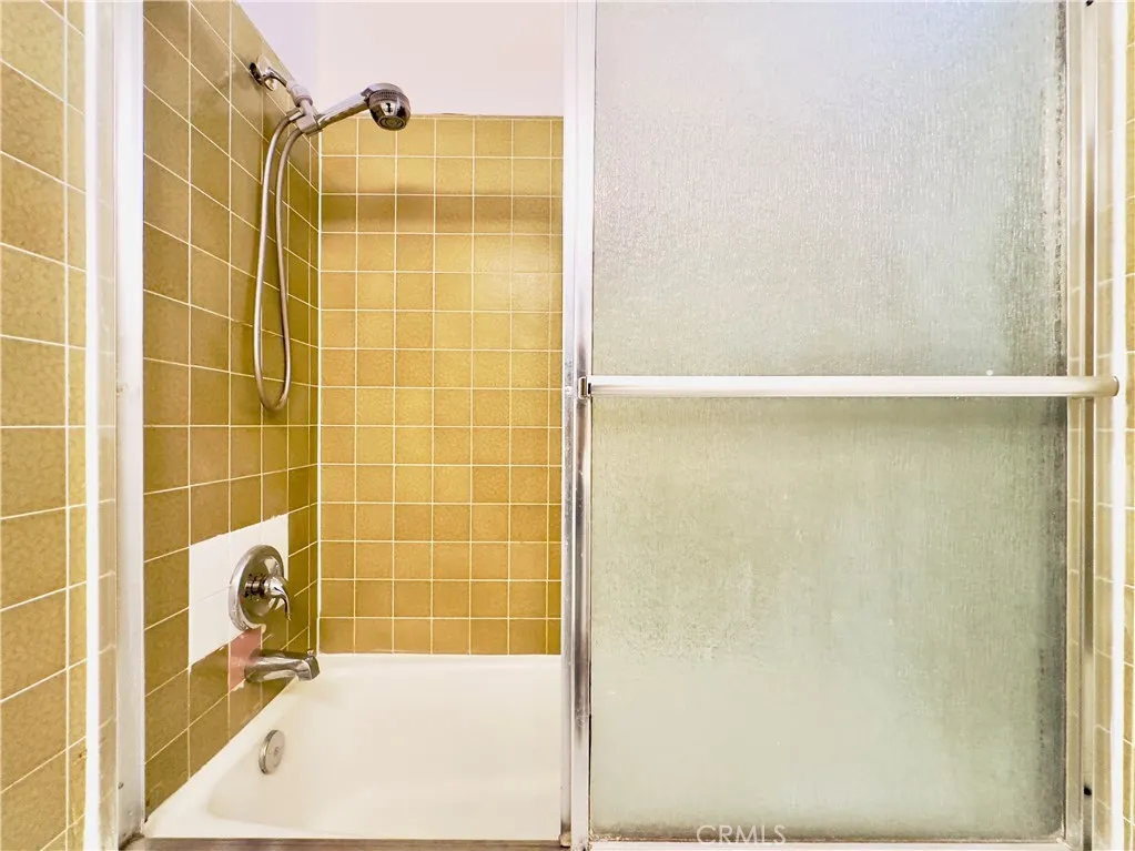 Los Feliz, California 90027, United States, 5 Bedrooms Bedrooms, ,3 BathroomsBathrooms,Residential,Active,230530