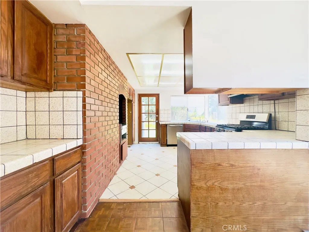 Los Feliz, California 90027, United States, 5 Bedrooms Bedrooms, ,3 BathroomsBathrooms,Residential,Active,230530