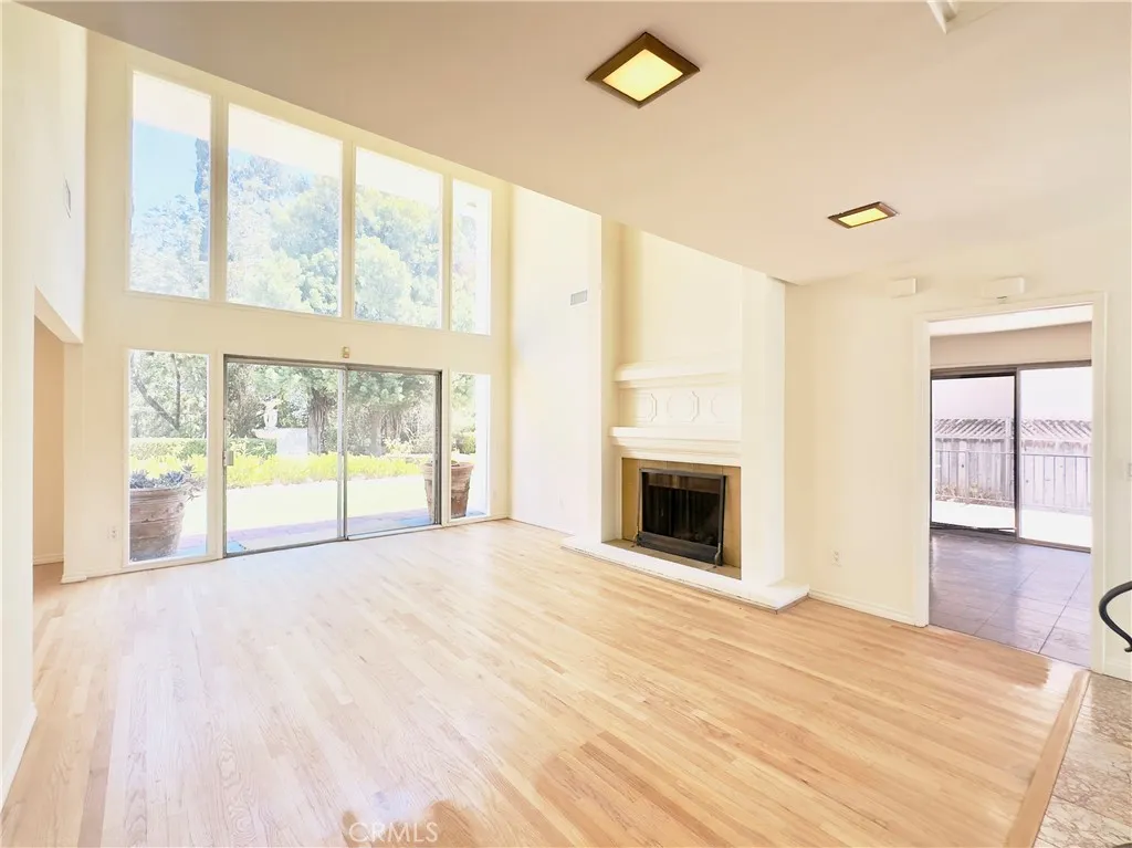 Los Feliz, California 90027, United States, 5 Bedrooms Bedrooms, ,3 BathroomsBathrooms,Residential,Active,230530