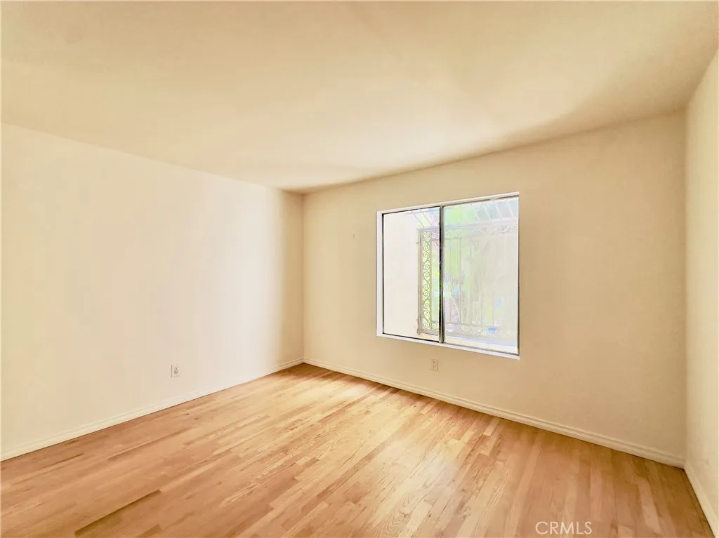 Los Feliz, California 90027, United States, 5 Bedrooms Bedrooms, ,3 BathroomsBathrooms,Residential,Active,230530