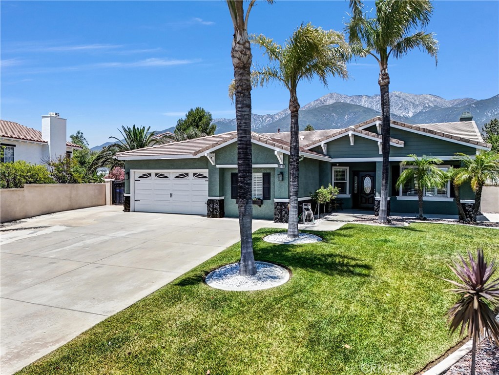 5520 Meadowbrook Court