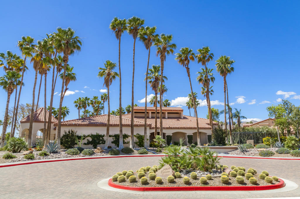 Palm Royale - Residential
