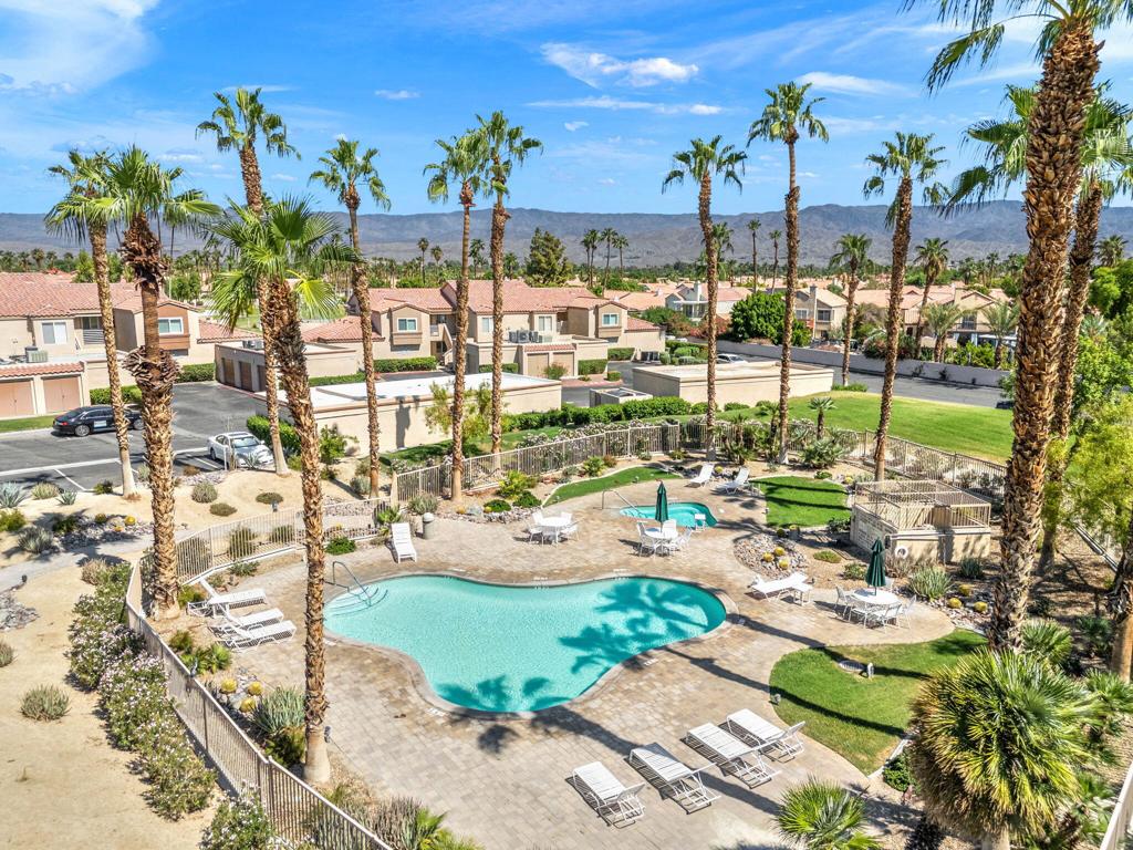 Palm Royale - Residential