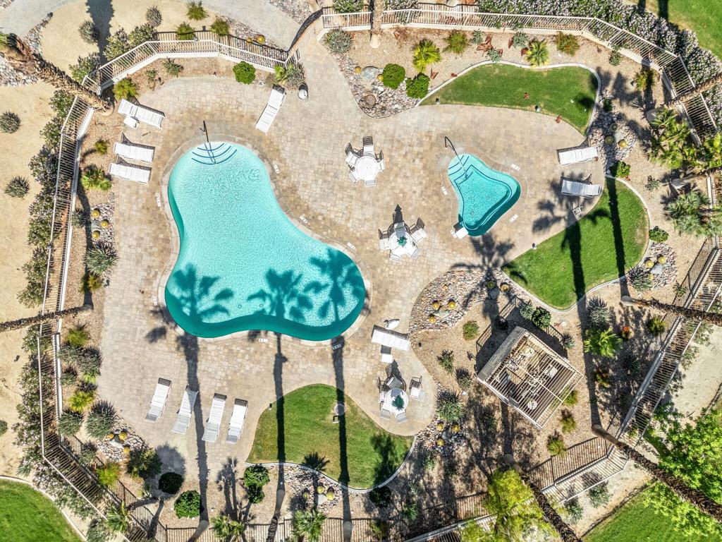 Palm Royale - Residential