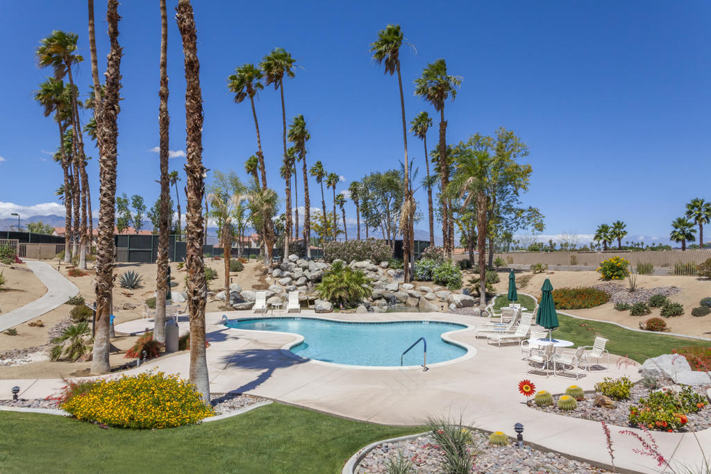 Palm Royale - Residential